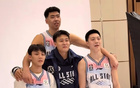 全明星广东男篮重聚！徐昕搂住赵睿徐杰胡明轩，太让人怀念了！