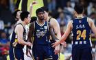 3分绝杀+爆冷，江苏掀翻广东！杜锋沮丧离场，胡明轩7中2